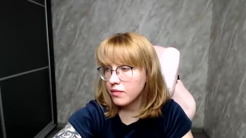 Snapshot of reginasmilee chatting on 03-05-25, 04:57 Regina online show from 03-05-25, 04:57