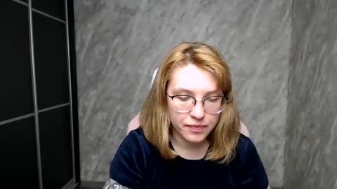 Snapshot of reginasmilee chatting on 03-06-25, 05:57 Regina online show from 03-06-25, 05:57