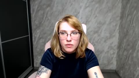 Snapshot of reginasmilee chatting on 03-06-25, 11:47 Regina online show from 03-06-25, 11:47