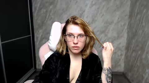 Snapshot of reginasmilee chatting on 03-07-25, 06:35 Regina online show from 03-07-25, 06:35