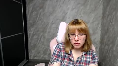 Snapshot of reginasmilee chatting on 03-08-25, 05:59 Regina online show from 03-08-25, 05:59