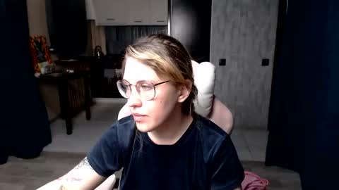 Snapshot of reginasmilee chatting on 09-14-25, 01:16 Regina online show from 09-14-25, 01:16