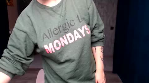 Snapshot of reginasmilee chatting on 09-30-25, 02:49 Regina online show from 09-30-25, 02:49