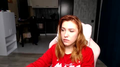 Snapshot of reginasmilee chatting on 10-11-25, 11:47 Regina online show from 10-11-25, 11:47