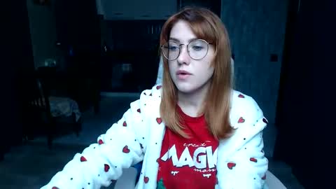 Snapshot of reginasmilee chatting on 10-24-25, 03:03 Regina online show from 10-24-25, 03:03