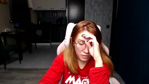 Snapshot of reginasmilee chatting on 10-30-25, 01:51 Regina online show from 10-30-25, 01:51