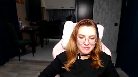 Snapshot of reginasmilee chatting on 11-06-25, 01:28 Regina online show from 11-06-25, 01:28