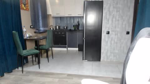 Snapshot of reginasmilee chatting on 11-06-25, 01:34 Regina online show from 11-06-25, 01:34