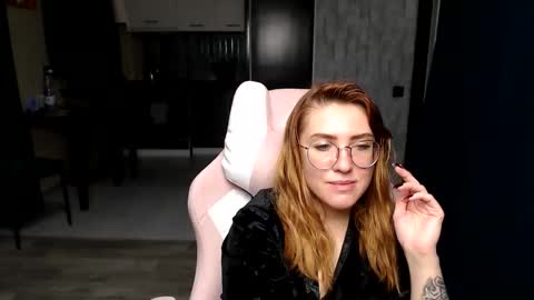 Snapshot of reginasmilee chatting on 11-14-25, 02:49 Regina online show from 11-14-25, 02:49