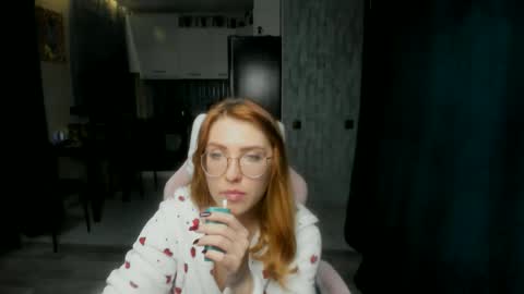 Snapshot of reginasmilee chatting on 11-21-25, 04:55 Regina online show from 11-21-25, 04:55