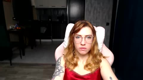 Snapshot of reginasmilee chatting on 11-22-25, 04:11 Regina online show from 11-22-25, 04:11