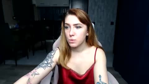 Snapshot of reginasmilee chatting on 11-24-25, 04:12 Regina online show from 11-24-25, 04:12