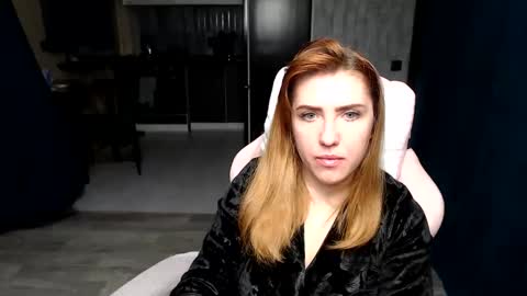 Snapshot of reginasmilee chatting on 11-28-25, 01:08 Regina online show from 11-28-25, 01:08