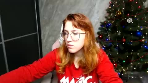 Snapshot of reginasmilee chatting on 12-14-25, 12:38 Regina online show from 12-14-25, 12:38