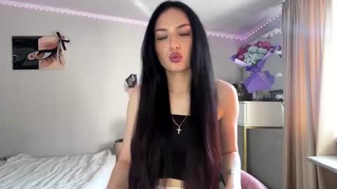 Snapshot of reginavandivier chatting on 06-23-26, 01:42 Amelia online show from 06-23-26, 01:42