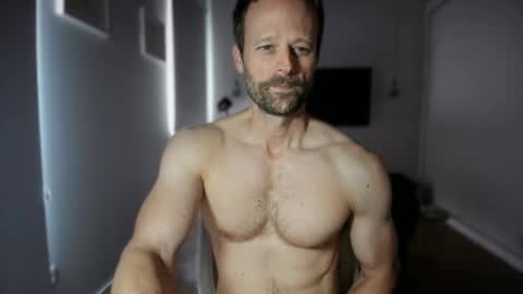 Snapshot of regular_straight_guy chatting on 05-12-26, 01:52 Campbell online show from 05-12-26, 01:52
