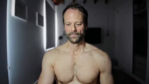 Snapshot of regular_straight_guy chatting on 05-18-26, 02:01 Campbell online show from 05-18-26, 02:01