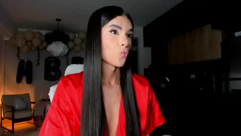 Snapshot of reichel_gray chatting on 05-12-26, 02:30 REICHEL online show from 05-12-26, 02:30