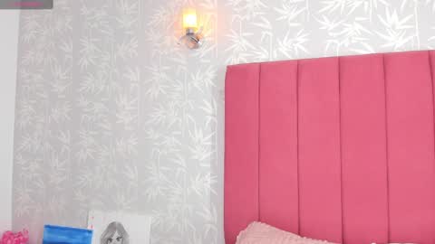 Snapshot of reikaminato chatting on 09-26-25, 03:27 Reika online show from 09-26-25, 03:27