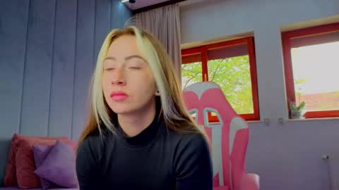 reina cummings online show from 10-26-25, 07:03