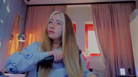 reina cummings online show from 11-24-25, 07:19