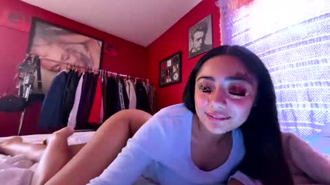 reinaassss online show from 04-15-26, 05:20