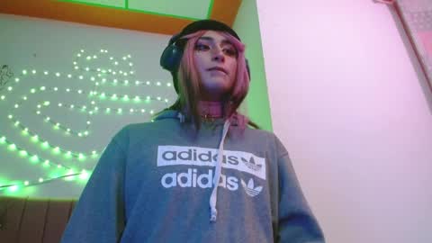 Snapshot of reiv_femboy chatting on 04-05-26, 05:59 reiv_femboy online show from 04-05-26, 05:59