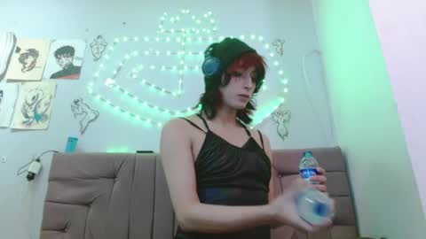 Snapshot of reiv_femboy chatting on 04-16-26, 03:07 reiv_femboy online show from 04-16-26, 03:07