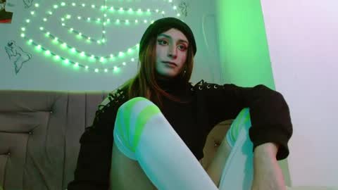 Snapshot of reiv_femboy chatting on 05-12-26, 03:58 reiv_femboy online show from 05-12-26, 03:58