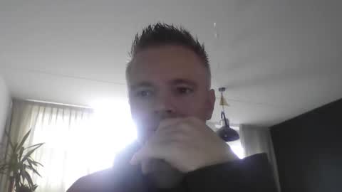 Snapshot of remcoa chatting on 10-16-25, 10:05 remcoa online show from 10-16-25, 10:05