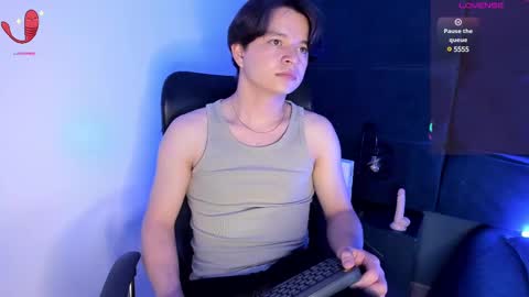 Snapshot of remiblythe chatting on 02-24-25, 08:25 RemiBlythe online show from 02-24-25, 08:25