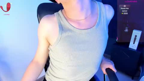 Snapshot of remiblythe chatting on 02-26-25, 12:05 RemiBlythe online show from 02-26-25, 12:05