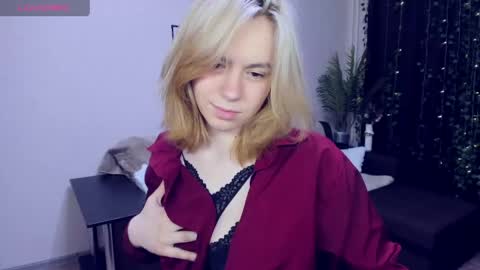 RemiPeach online show from 05-25-26, 05:52