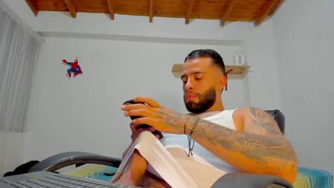 Snapshot of remy_sten chatting on 06-04-26, 02:28 Rmy Steen online show from 06-04-26, 02:28