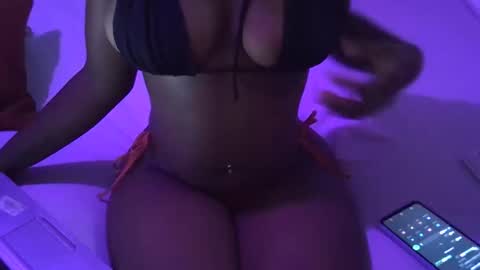 renal_queen online show from 10-22-25, 11:21