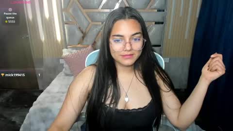 Snapshot of renata_lizcano chatting on 05-29-26, 01:58 renata online show from 05-29-26, 01:58