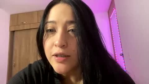 Snapshot of renata_ruiz chatting on 02-16-26, 07:15 online show from 02-16-26, 07:15