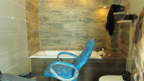 Renata Venuss  online show from 10-01-25, 10:16