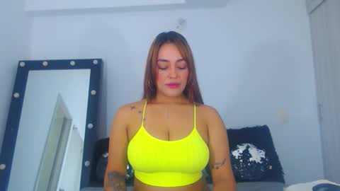 Snapshot of renatabrownn28 chatting on 10-10-25, 03:05 renatabrownn28 online show from 10-10-25, 03:05
