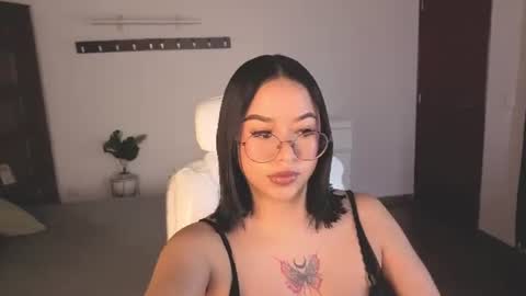 Snapshot of renaxi_smith chatting on 07-11-26, 07:27 renaxi_smith online show from 07-11-26, 07:27