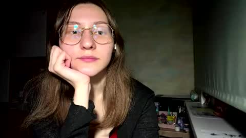 Mia online show from 04-19-26, 05:34