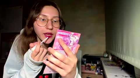 Mia online show from 04-20-26, 04:21