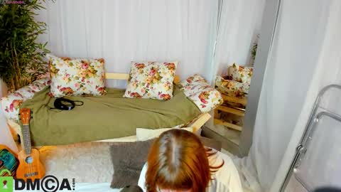 Snapshot of rene_shine chatting on 10-18-25, 09:21 rene_shine online show from 10-18-25, 09:21