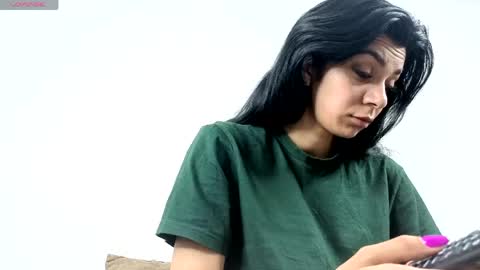 Snapshot of reneevoss chatting on 06-01-26, 03:08 Rena online show from 06-01-26, 03:08