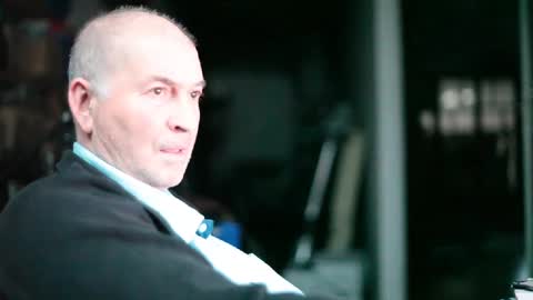 Snapshot of renefr chatting on 12-31-24, 04:04 renefr online show from 12-31-24, 04:04