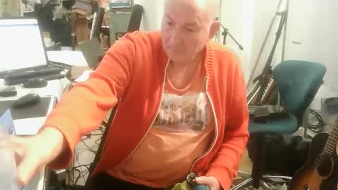 Snapshot of renefr chatting on 10-14-25, 09:48 renefr online show from 10-14-25, 09:48