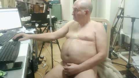 Snapshot of renefr chatting on 12-22-25, 06:16 renefr online show from 12-22-25, 06:16