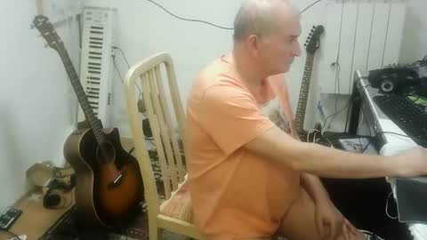 Snapshot of renefr chatting on 01-18-26, 11:30 renefr online show from 01-18-26, 11:30