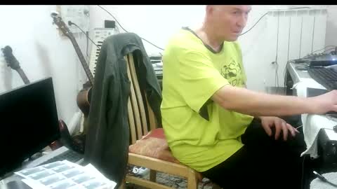 Snapshot of renefr chatting on 03-04-26, 11:22 renefr online show from 03-04-26, 11:22