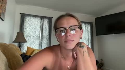 renimoonxo online show from 07-09-26, 08:57